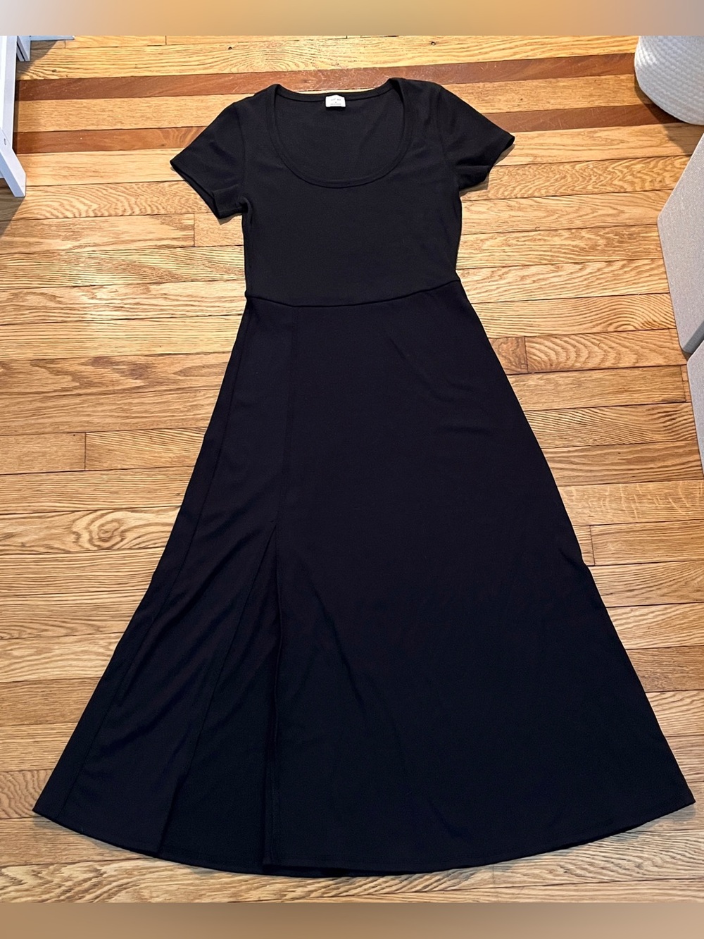 Aritzia Wilfred Black Scoop Neck Short Sleeve Maxi Dress M